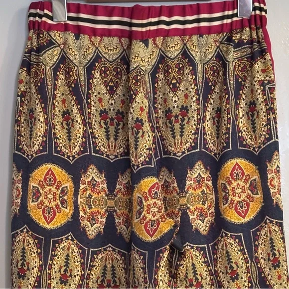 Zara| Fancy Red & Gold Scarf Print Wide Leg Silky Pull-on Pants Sz XS - Picture 5 of 6